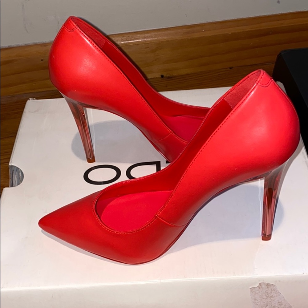 Hot Pink Aldo shoes never been worn.